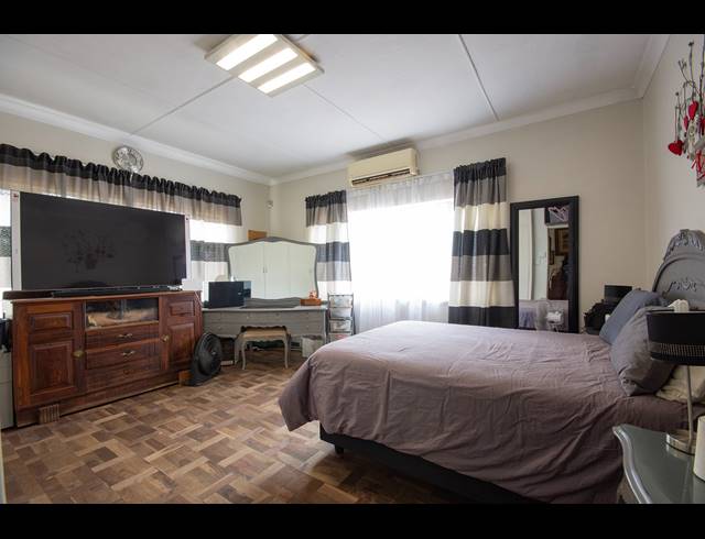3 BEDROOM HOUSE FOR SALE IN RENSBURG